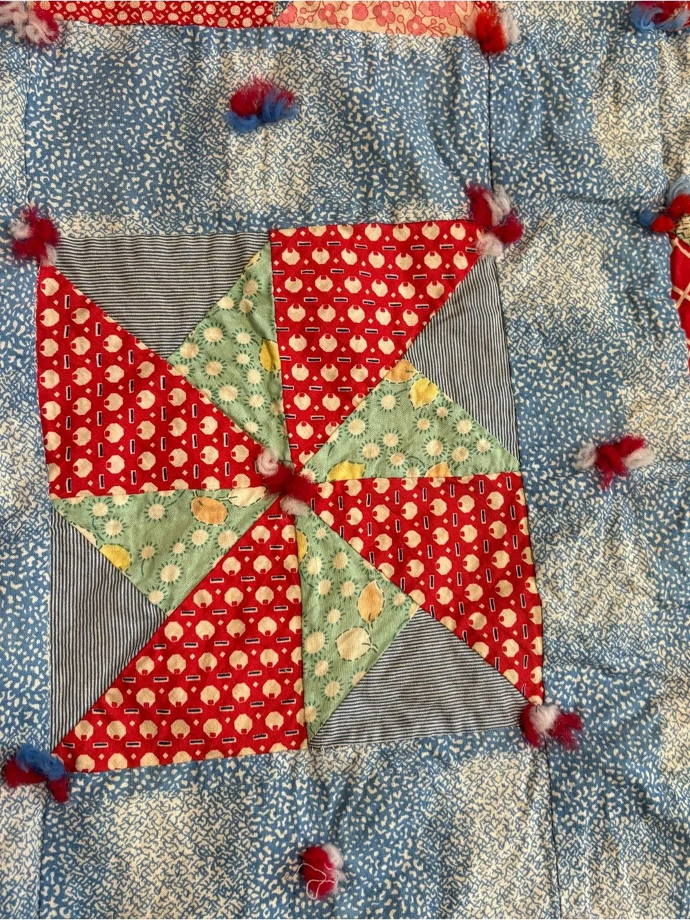 Vintage Handmade Patchwork Pinwheel Quilt 72”X58” Red Blue Floral Cottage 1940s